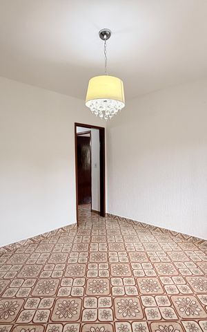 Casa à venda com 174m², 3 quartos e 3 vagasSala