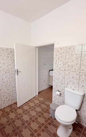 Casa à venda com 174m², 3 quartos e 3 vagasBanheiro de Serviço