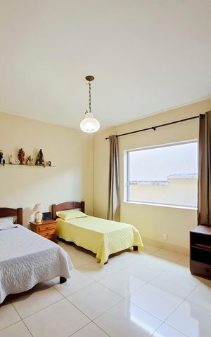 Casa à venda com 272m², 6 quartos e 4 vagas