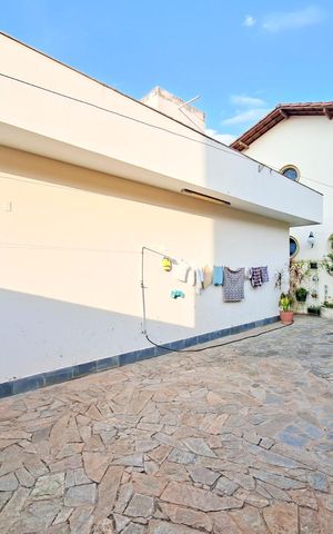 Casa à venda com 272m², 6 quartos e 4 vagas