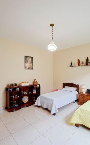 Casa à venda com 272m², 6 quartos e 4 vagas