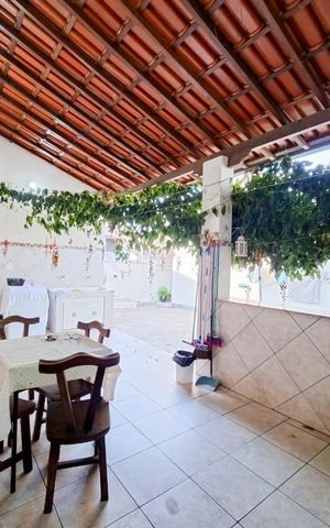 Casa à venda com 272m², 6 quartos e 4 vagas