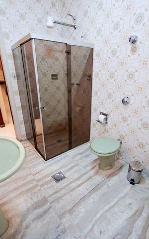 Casa à venda com 272m², 6 quartos e 4 vagas