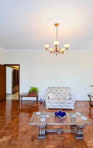 Casa à venda com 272m², 6 quartos e 4 vagas