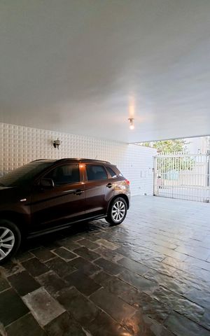 Casa à venda com 272m², 6 quartos e 4 vagas