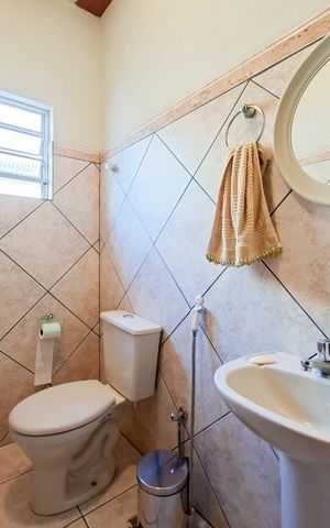 Casa à venda com 272m², 6 quartos e 4 vagas