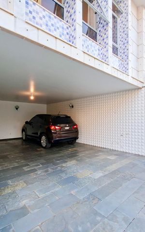 Casa à venda com 272m², 6 quartos e 4 vagas