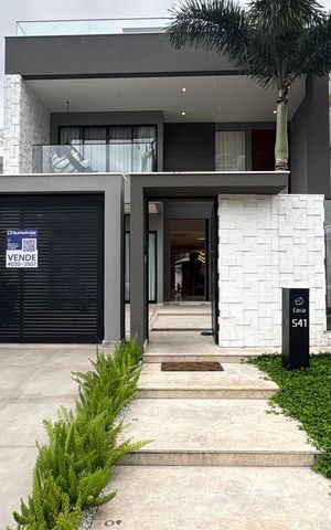 Casa de condomínio à venda com 430m², 4 quartos e 2 vagas