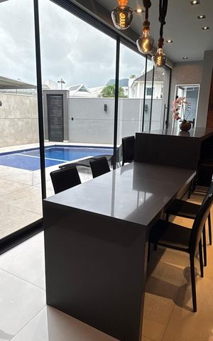 Casa de condomínio à venda com 430m², 4 quartos e 2 vagas