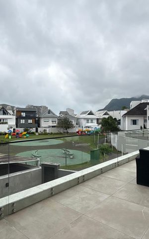 Casa de condomínio à venda com 430m², 4 quartos e 2 vagas