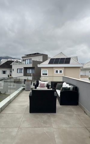 Casa de condomínio à venda com 430m², 4 quartos e 2 vagas