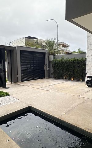Casa de condomínio à venda com 430m², 4 quartos e 2 vagas