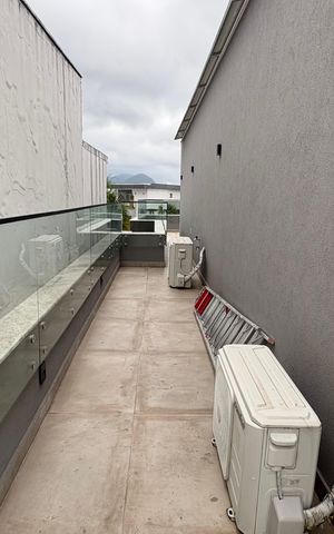 Casa de condomínio à venda com 430m², 4 quartos e 2 vagas