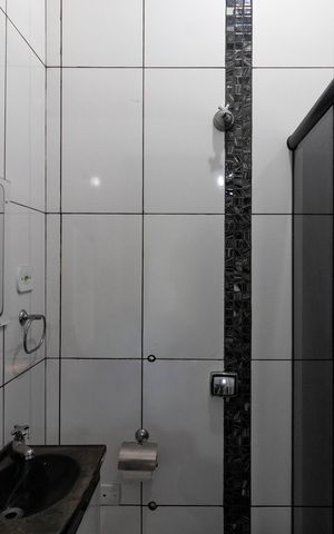 Casa à venda com 300m², 4 quartos e 4 vagas Casa à venda com 300m², 4 quartos e 4 vagasBanheiro 1