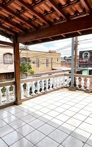 Casa à venda com 210m², 3 quartos e 2 vagas Casa à venda com 210m², 3 quartos e 2 vagasChurrasqueira