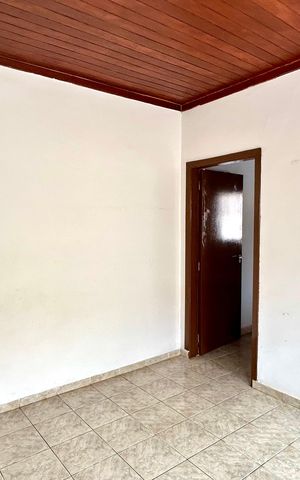 Casa à venda com 210m², 3 quartos e 2 vagas Casa à venda com 210m², 3 quartos e 2 vagasSala