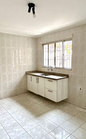 Casa à venda com 210m², 3 quartos e 2 vagas Casa à venda com 210m², 3 quartos e 2 vagasCozinha