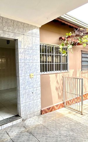 Casa à venda com 210m², 3 quartos e 2 vagas Casa à venda com 210m², 3 quartos e 2 vagasÁrea de Serviço