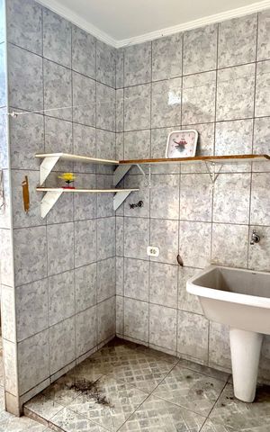 Casa à venda com 210m², 3 quartos e 2 vagas Casa à venda com 210m², 3 quartos e 2 vagasÁrea de Serviço