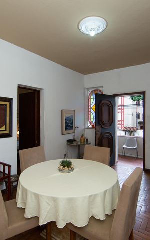 Casa à venda com 150m², 3 quartos e 1 vaga Casa à venda com 150m², 3 quartos e 1 vagaSala