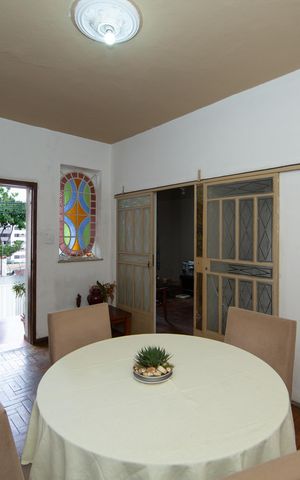 Casa à venda com 150m², 3 quartos e 1 vaga Casa à venda com 150m², 3 quartos e 1 vagaSala