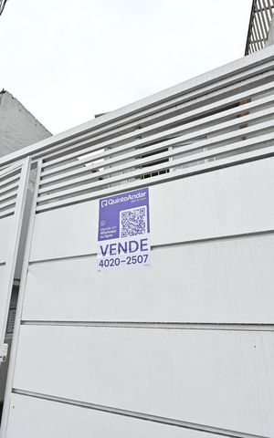 Casa à venda com 75m², 2 quartos e 1 vagaFachada