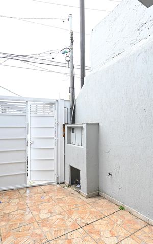 Casa à venda com 75m², 2 quartos e 1 vagaGaragem