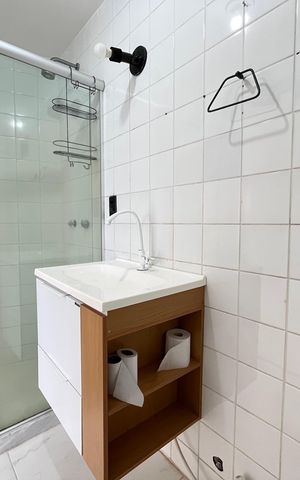 Apartamento para alugar com 72m², 2 quartos e 1 vaga Apartamento para alugar com 72m², 2 quartos e 1 vagaBanheiro da Suíte 1