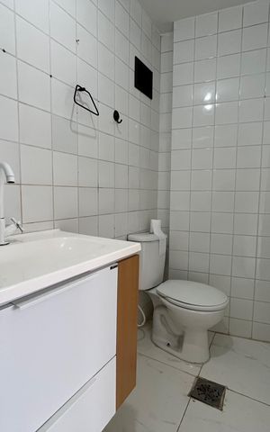 Apartamento para alugar com 72m², 2 quartos e 1 vaga Apartamento para alugar com 72m², 2 quartos e 1 vagaBanheiro da Suíte 1