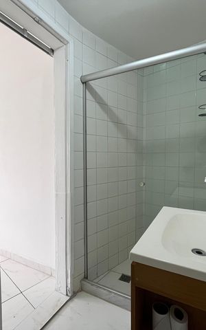 Apartamento para alugar com 72m², 2 quartos e 1 vaga Apartamento para alugar com 72m², 2 quartos e 1 vagaBanheiro da Suíte 1