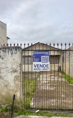 Casa à venda com 305m², 1 quarto e sem vaga Casa à venda com 305m², 1 quarto e sem vagaFachada