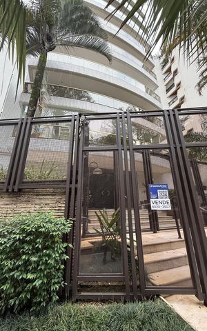 Apartamento à venda com 330m², 4 quartos e 4 vagas