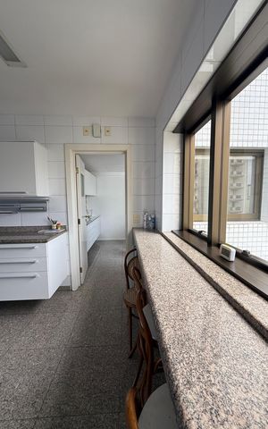 Apartamento à venda com 330m², 4 quartos e 4 vagas