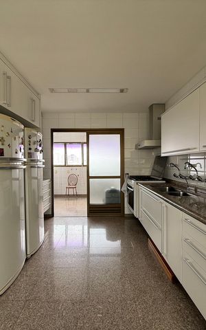 Apartamento à venda com 330m², 4 quartos e 4 vagas
