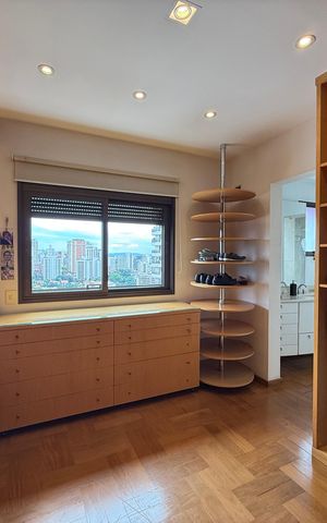 Apartamento à venda com 330m², 4 quartos e 4 vagas