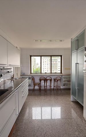 Apartamento à venda com 330m², 4 quartos e 4 vagas