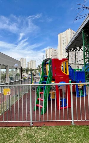 Apartamento para alugar com 42m², 2 quartos e 1 vaga Apartamento para alugar com 42m², 2 quartos e 1 vagaÁrea comum - Playground