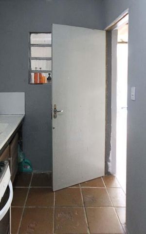 Casa à venda com 128m², 2 quartos e 2 vagas Casa à venda com 128m², 2 quartos e 2 vagasEdícula - Cozinha