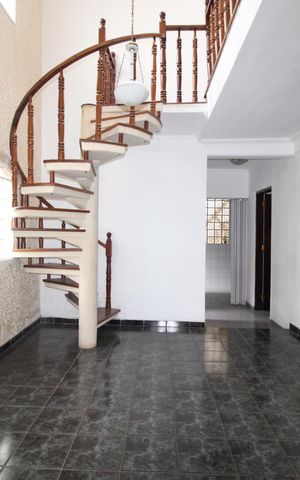 Casa para alugar com 118m², 3 quartos e 3 vagasSala