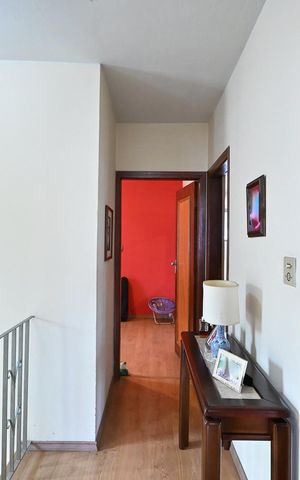 Casa à venda com 265m², 4 quartos e 4 vagasCorredor