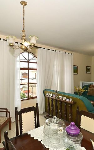 Casa à venda com 265m², 4 quartos e 4 vagasSala