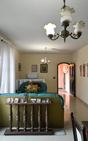 Casa à venda com 265m², 4 quartos e 4 vagasSala