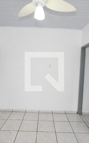 Casa para alugar com 60m², 2 quartos e sem vaga