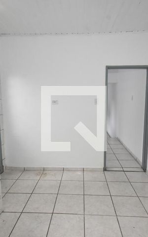 Casa para alugar com 60m², 2 quartos e sem vaga