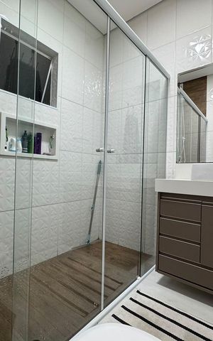 Casa à venda com 65m², 2 quartos e 3 vagas Casa à venda com 65m², 2 quartos e 3 vagasBanheiro 2