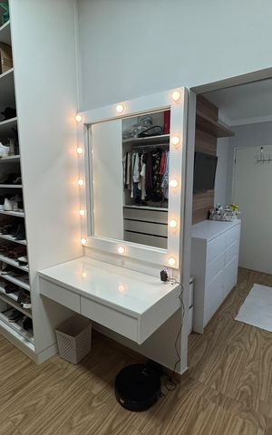 Casa à venda com 65m², 2 quartos e 3 vagas Casa à venda com 65m², 2 quartos e 3 vagasCloset