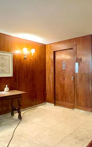 Apartamento para alugar com 238m², 4 quartos e 1 vagaHall de entrada