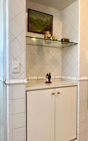 Apartamento para alugar com 238m², 4 quartos e 1 vagaBanheiro da Suíte 2