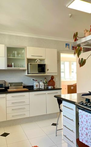 Apartamento para alugar com 238m², 4 quartos e 1 vagaCozinha