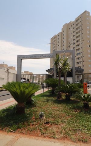 Apartamento para alugar com 42m², 2 quartos e 1 vagaFachada e portaria